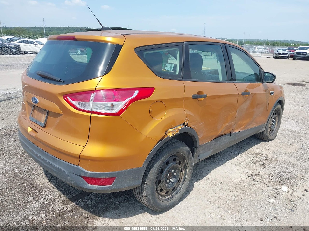 2016 FORD ESCAPE S · 4/11