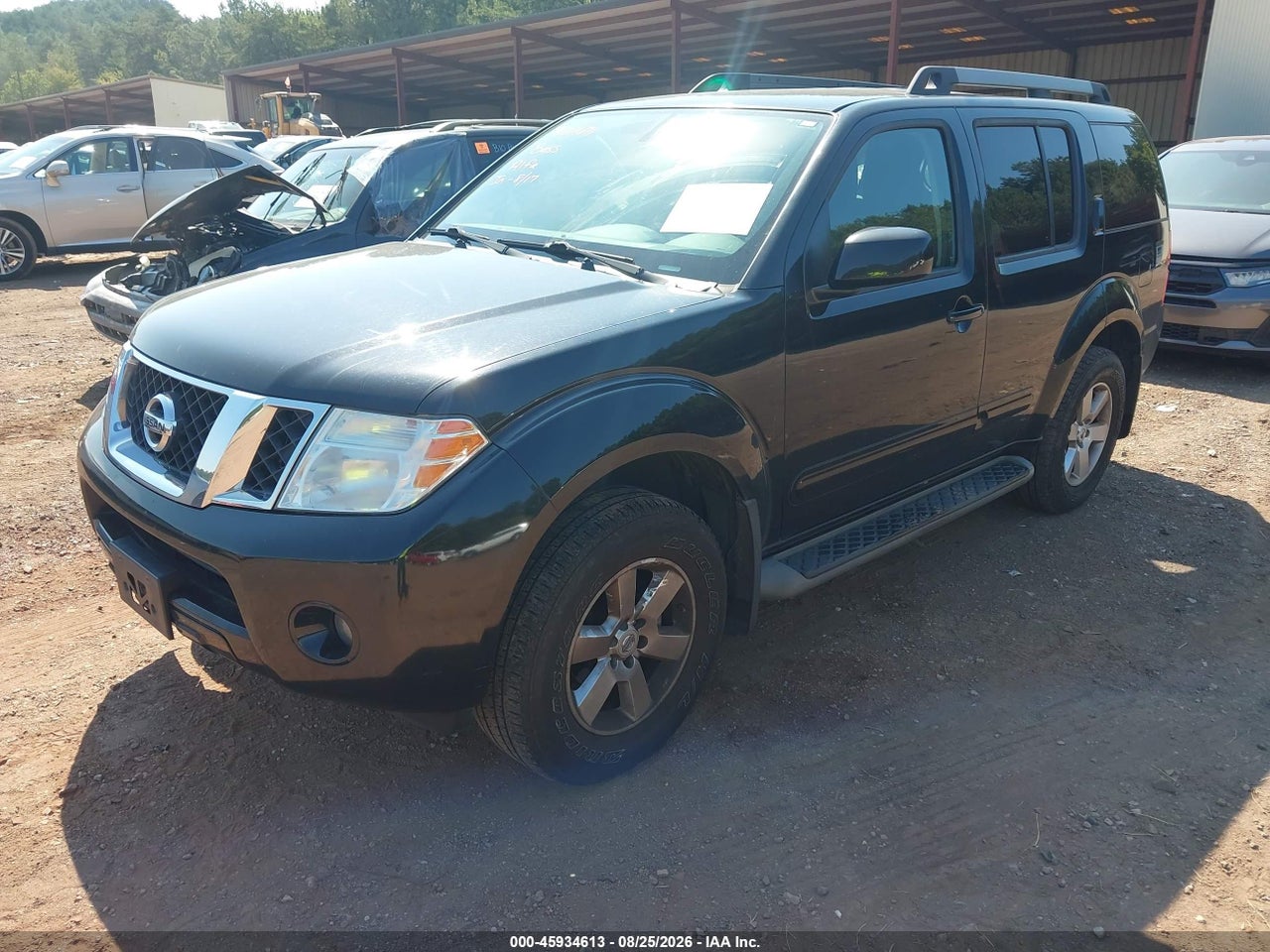 2012 NISSAN PATHFINDER SV · 2/11