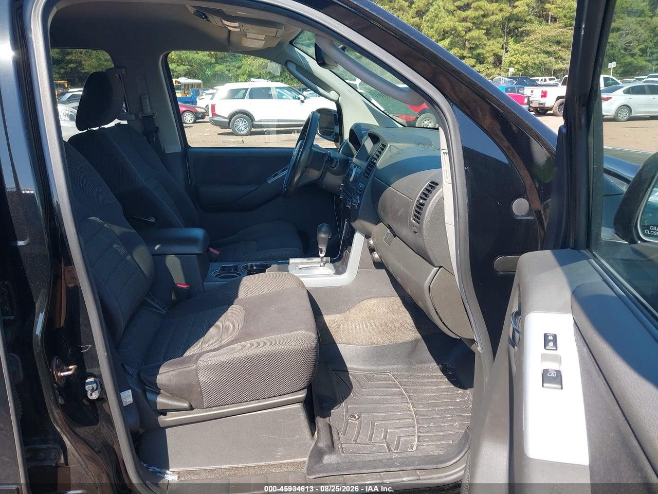 2012 NISSAN PATHFINDER SV · 5/11