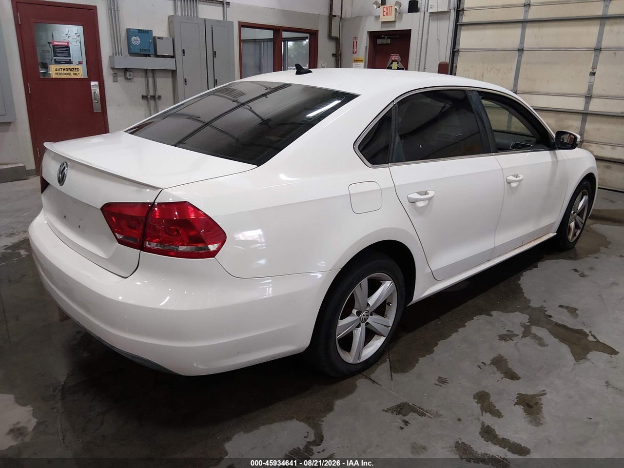 2012 VOLKSWAGEN PASSAT 2.5L SE · 4/11