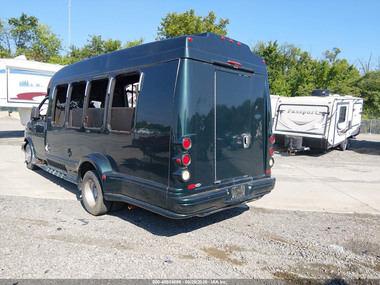 2009 CHEVROLET EXPRESS CUTAWAY   · 3/10