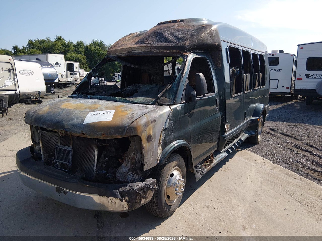 2009 CHEVROLET EXPRESS CUTAWAY   · 2/10
