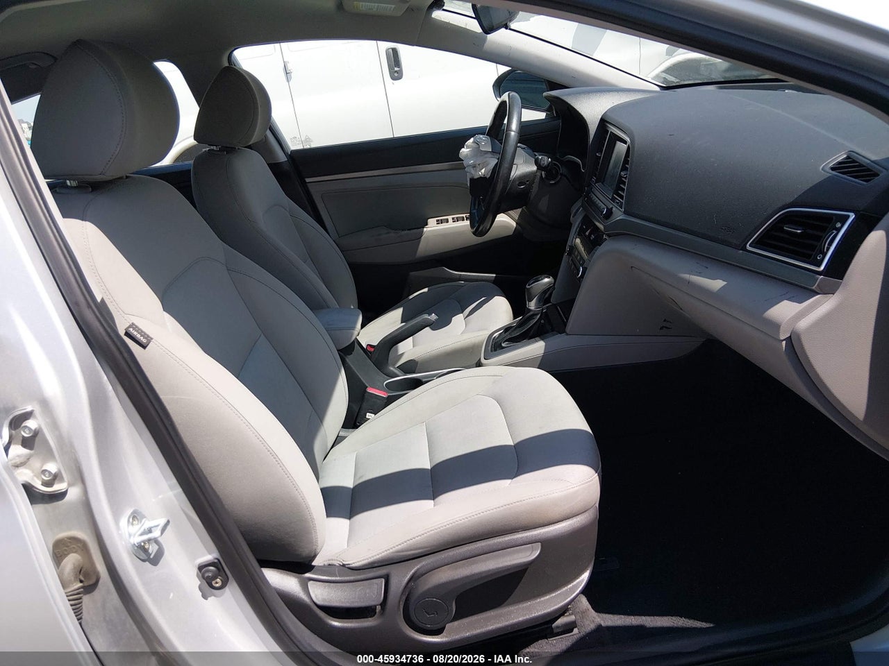2017 HYUNDAI ELANTRA SE · 5/11