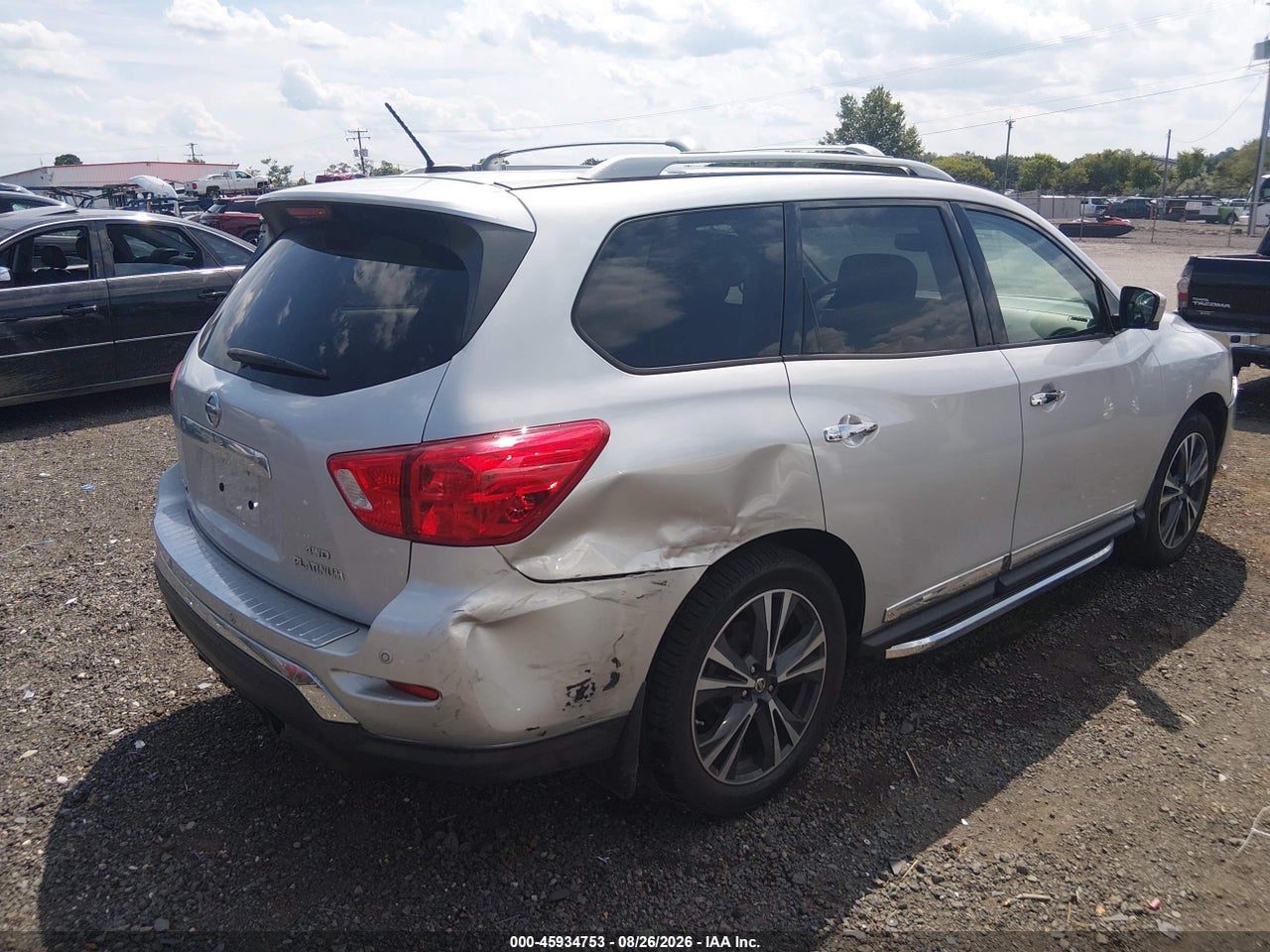 2018 NISSAN PATHFINDER PLATINUM · 4/11