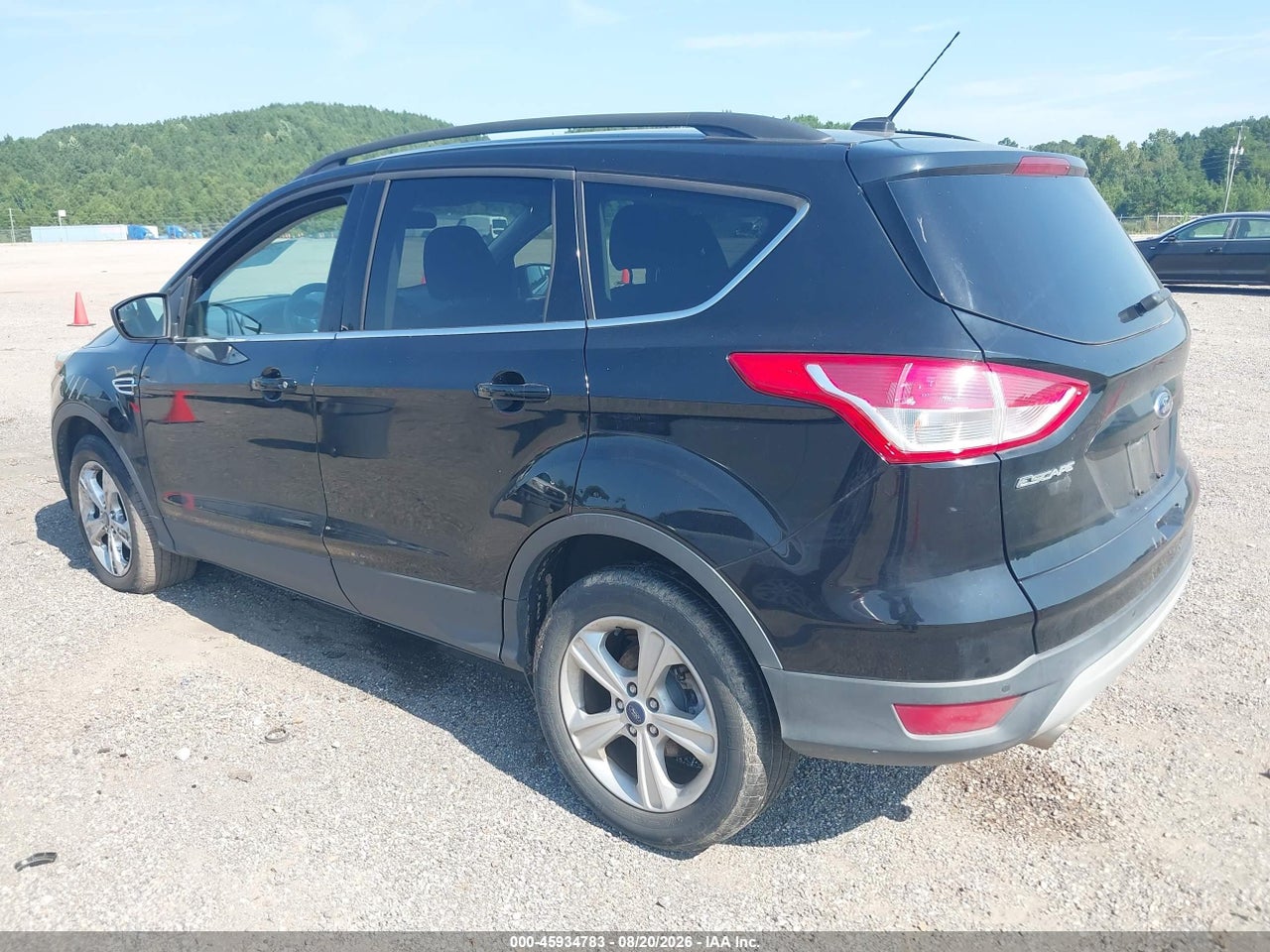 2016 FORD ESCAPE SE · 3/11