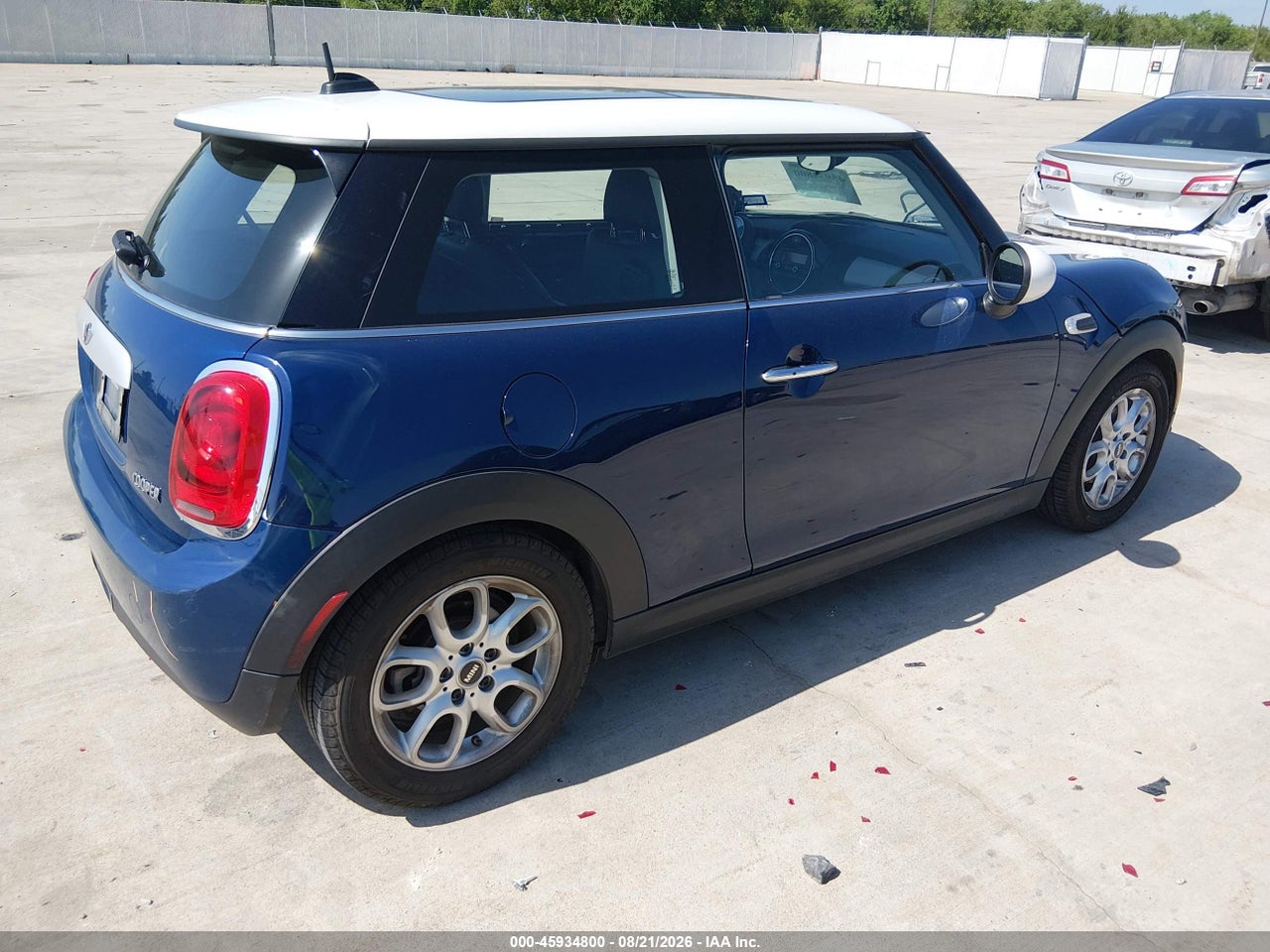 2014 MINI HARDTOP COOPER · 4/11