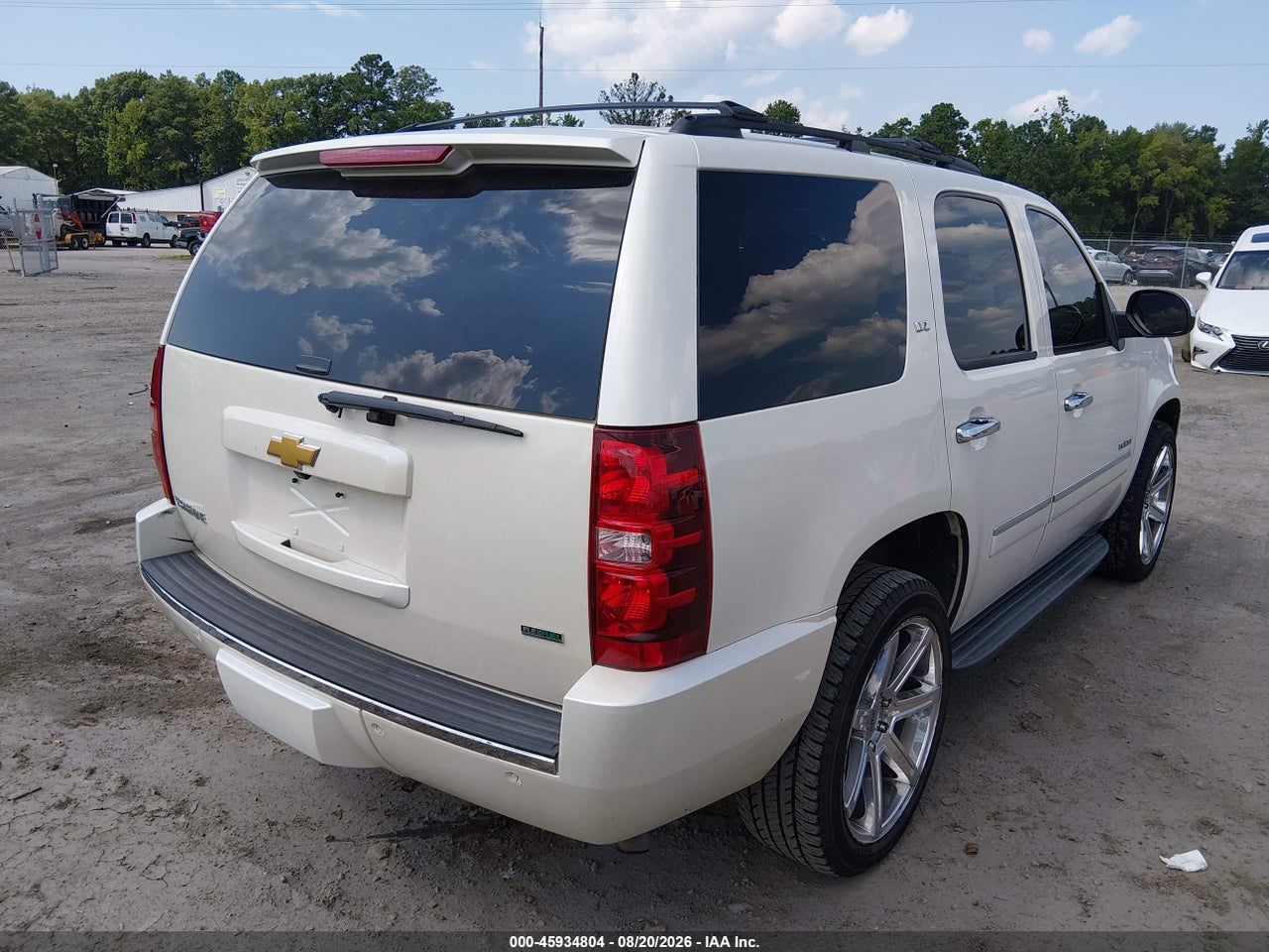 2011 CHEVROLET TAHOE LTZ · 4/11