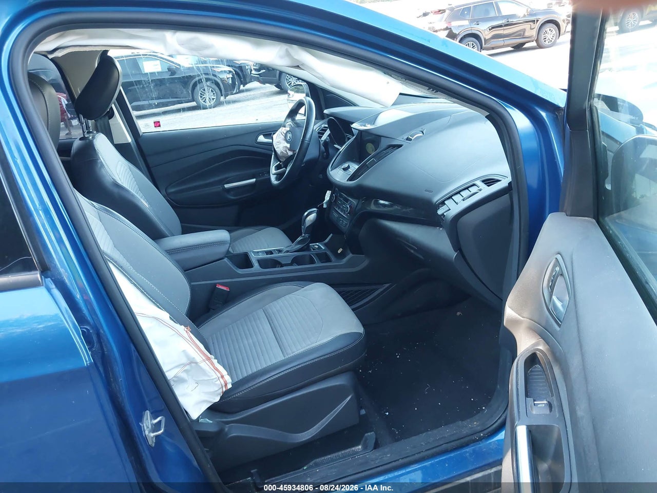 2019 FORD ESCAPE SE · 5/10
