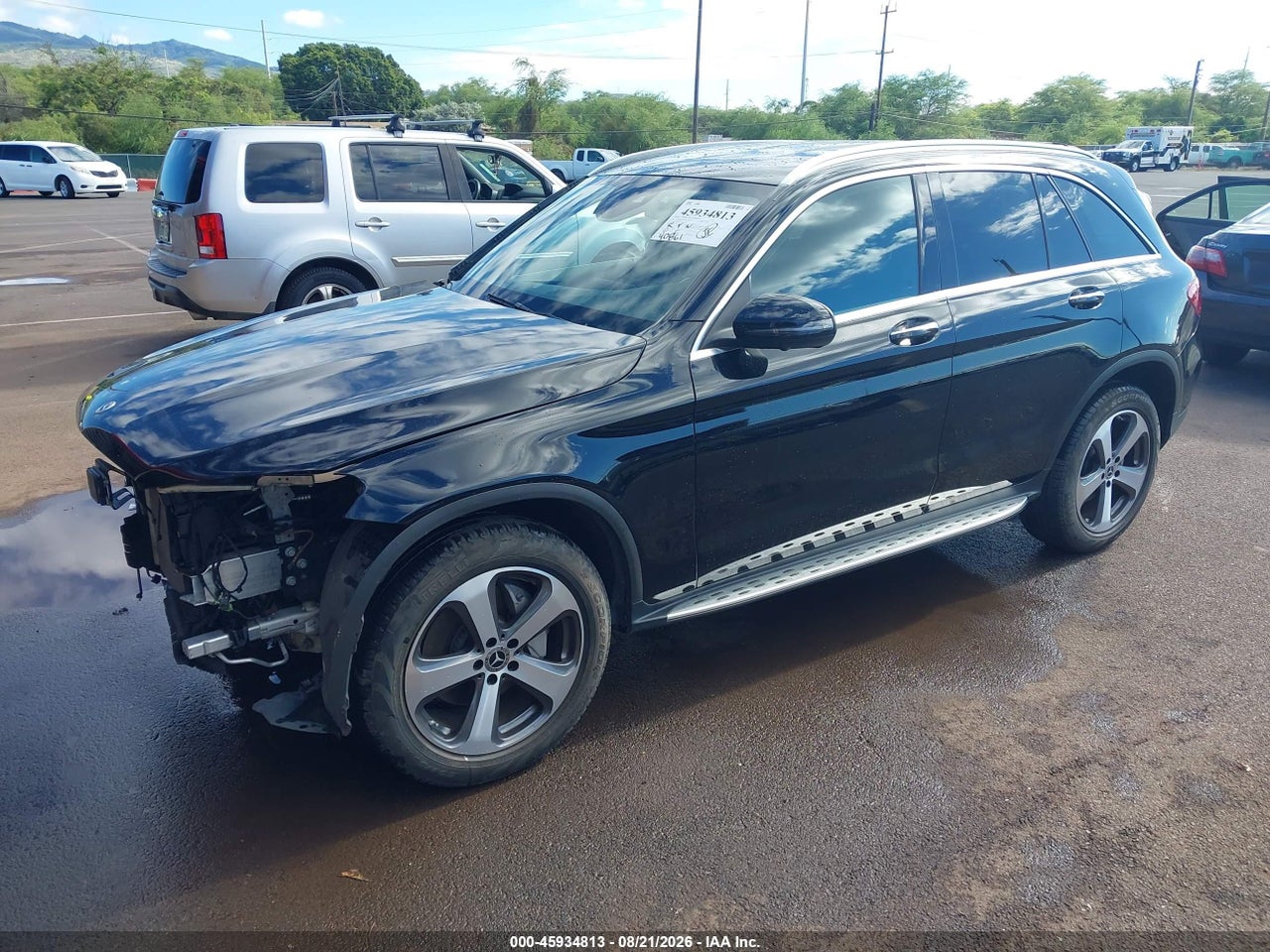2021 MERCEDES-BENZ GLC 300 SUV · 2/11