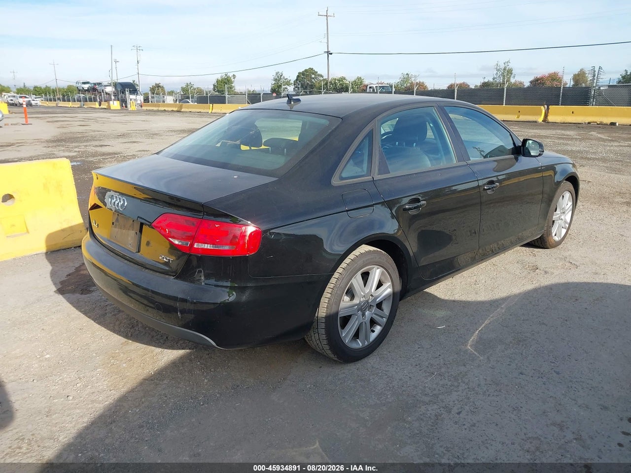 2011 AUDI A4 2.0T PREMIUM · 4/11