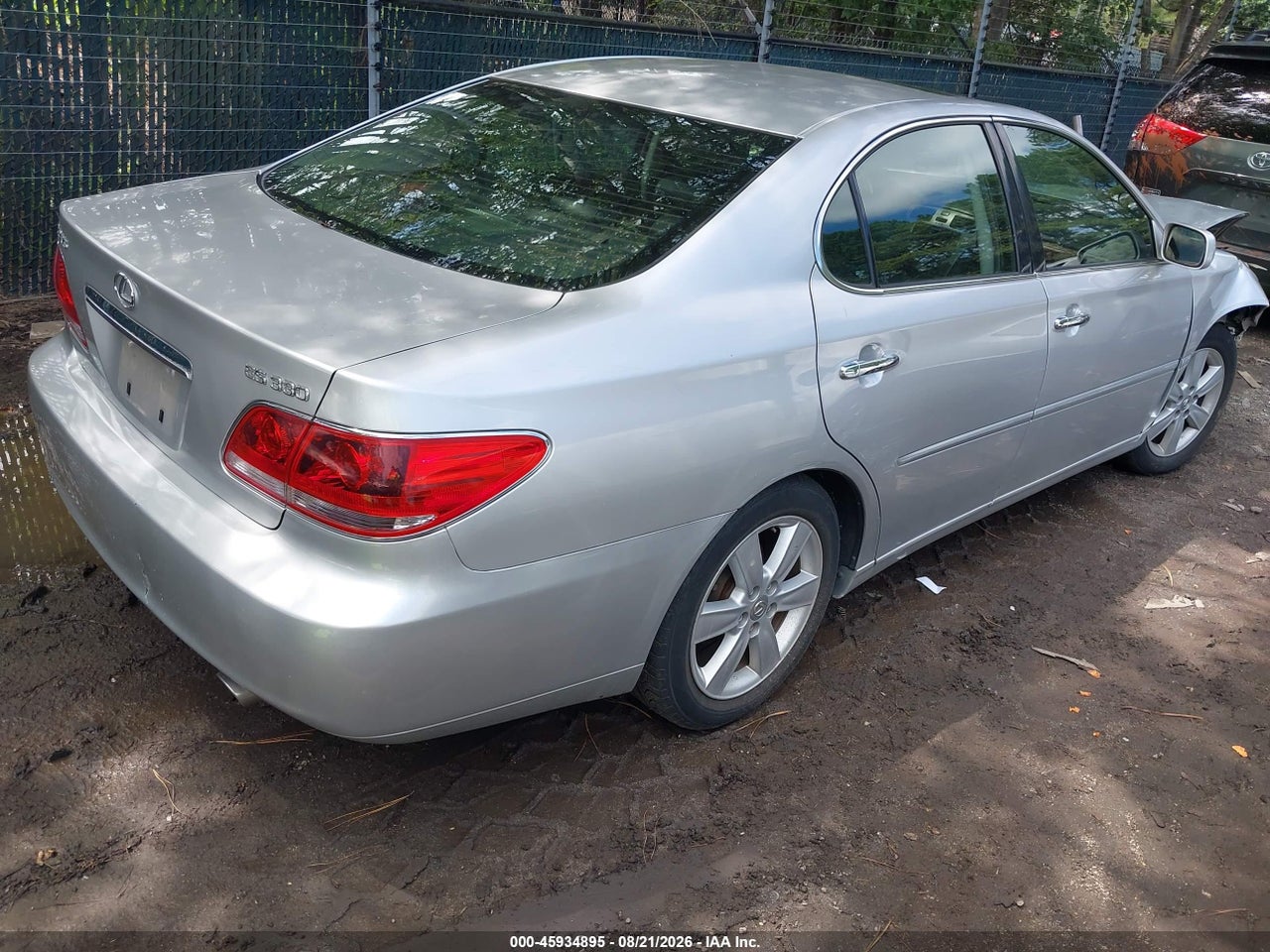 2005 LEXUS ES 330 · 4/10