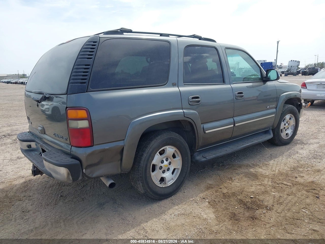 2002 CHEVROLET TAHOE LT · 4/11
