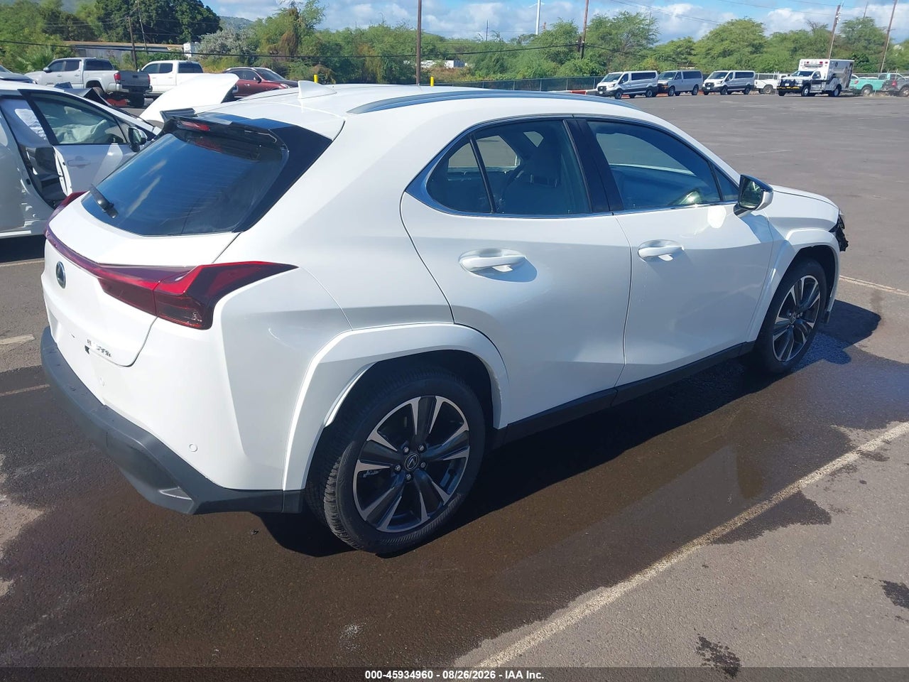 2025 LEXUS UX 300H PREMIUM · 4/11