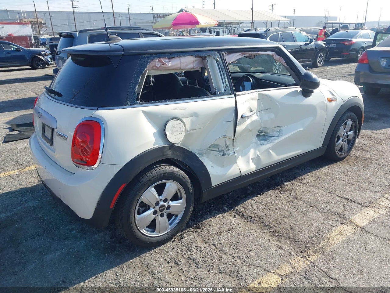 2015 MINI HARDTOP COOPER · 4/11