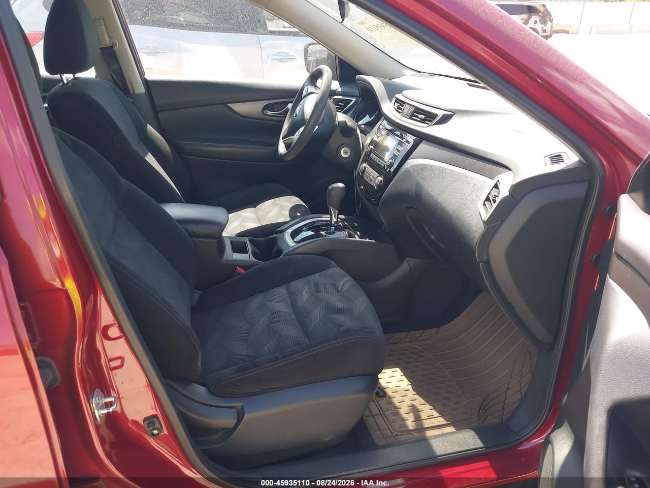 2014 NISSAN ROGUE S · 5/11