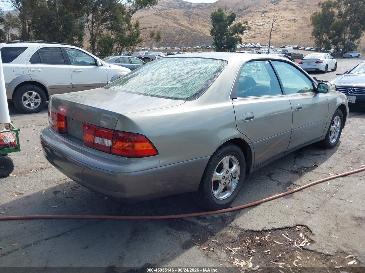1998 LEXUS ES 300 · 4/11