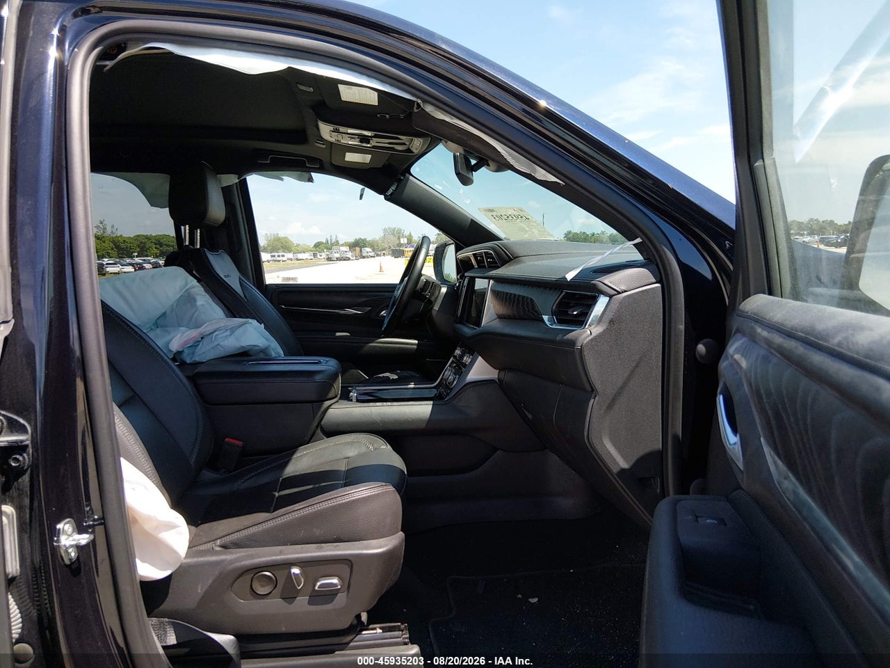 2023 GMC YUKON 4WD DENALI · 5/11