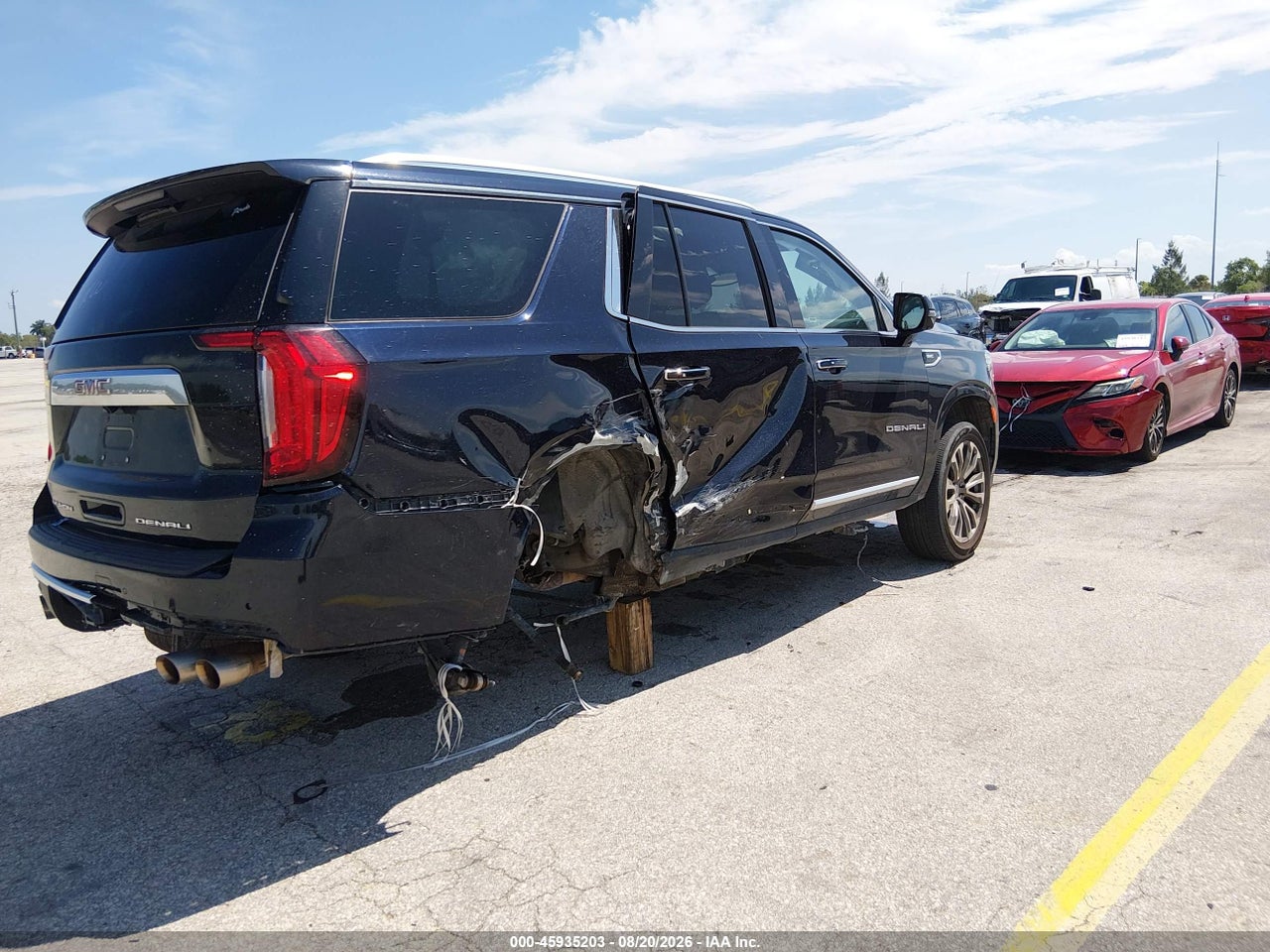 2023 GMC YUKON 4WD DENALI · 4/11