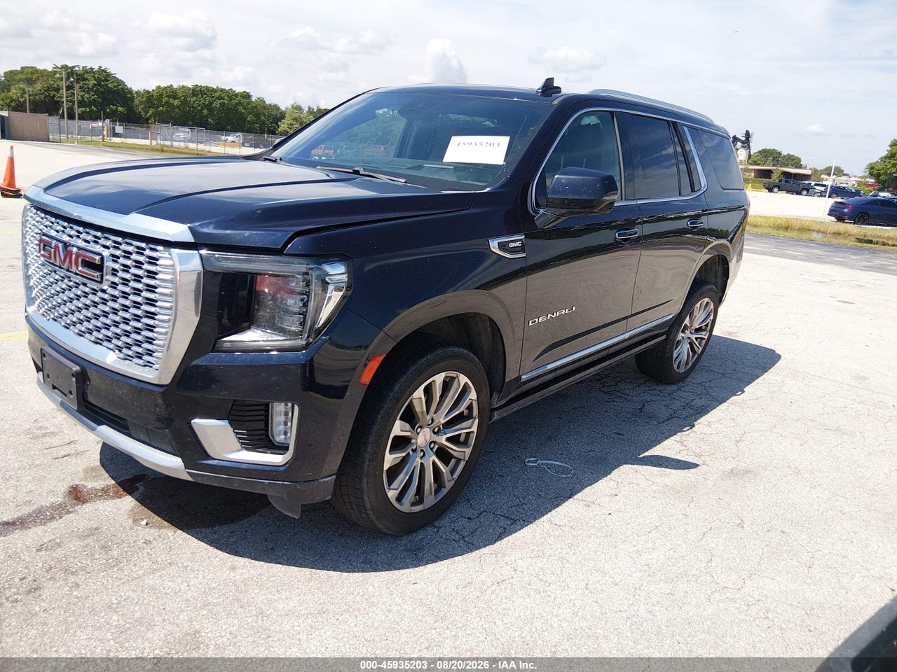2023 GMC YUKON 4WD DENALI · 2/11