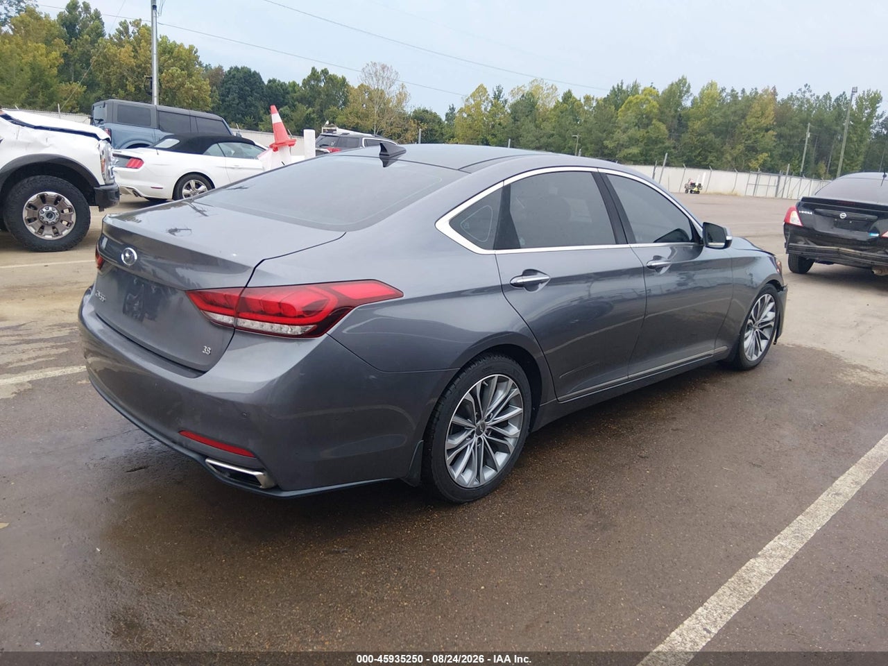 2015 HYUNDAI GENESIS 3.8 · 4/11