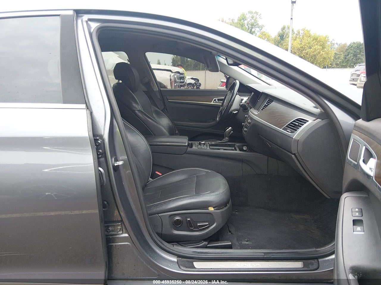 2015 HYUNDAI GENESIS 3.8 · 5/11