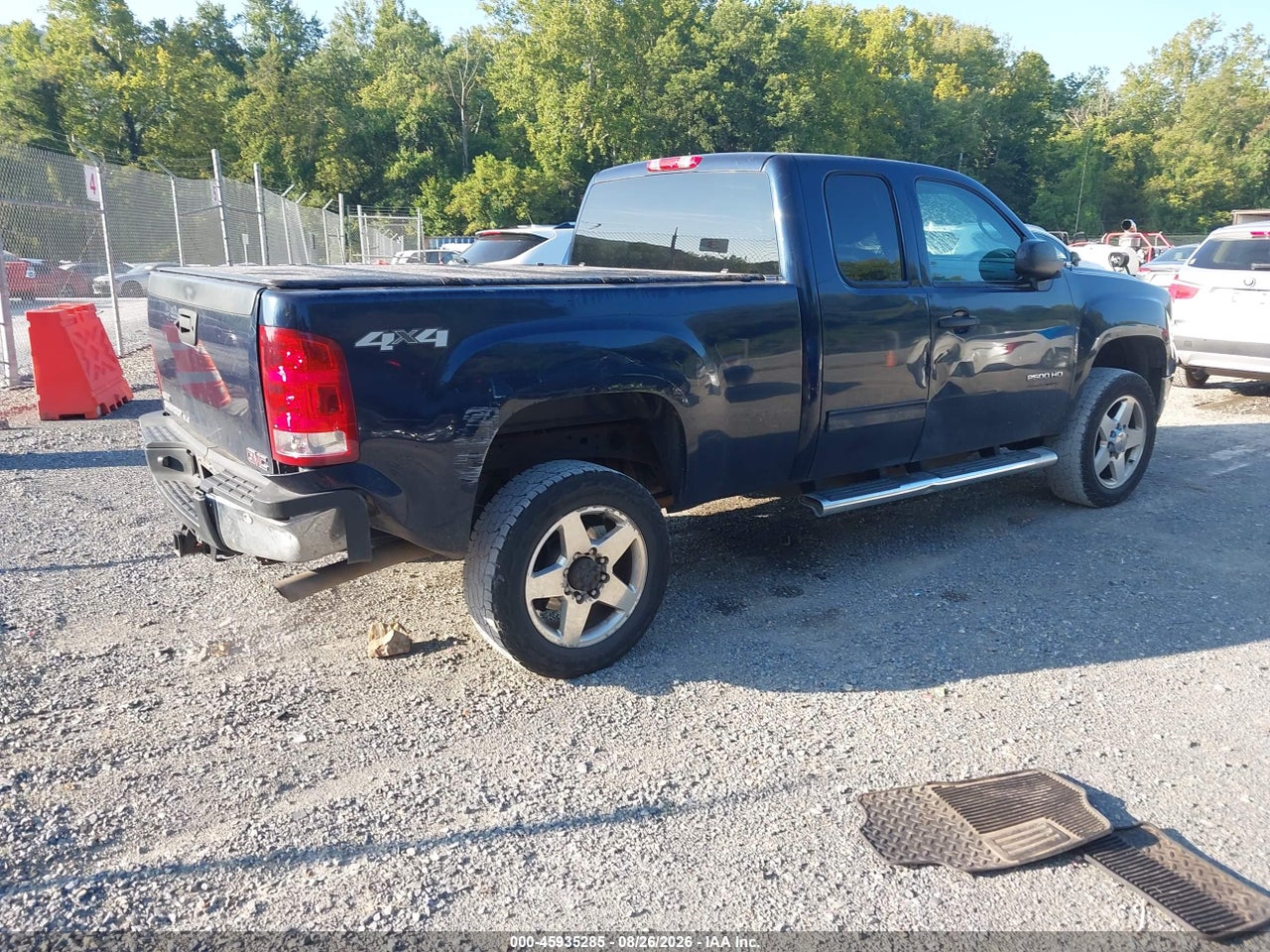 2011 GMC SIERRA 2500HD SLE · 4/11