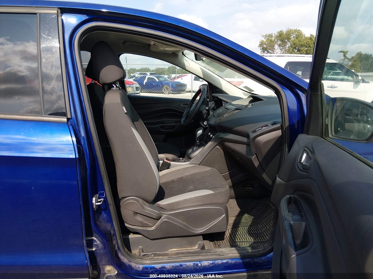 2013 FORD ESCAPE S · 5/11