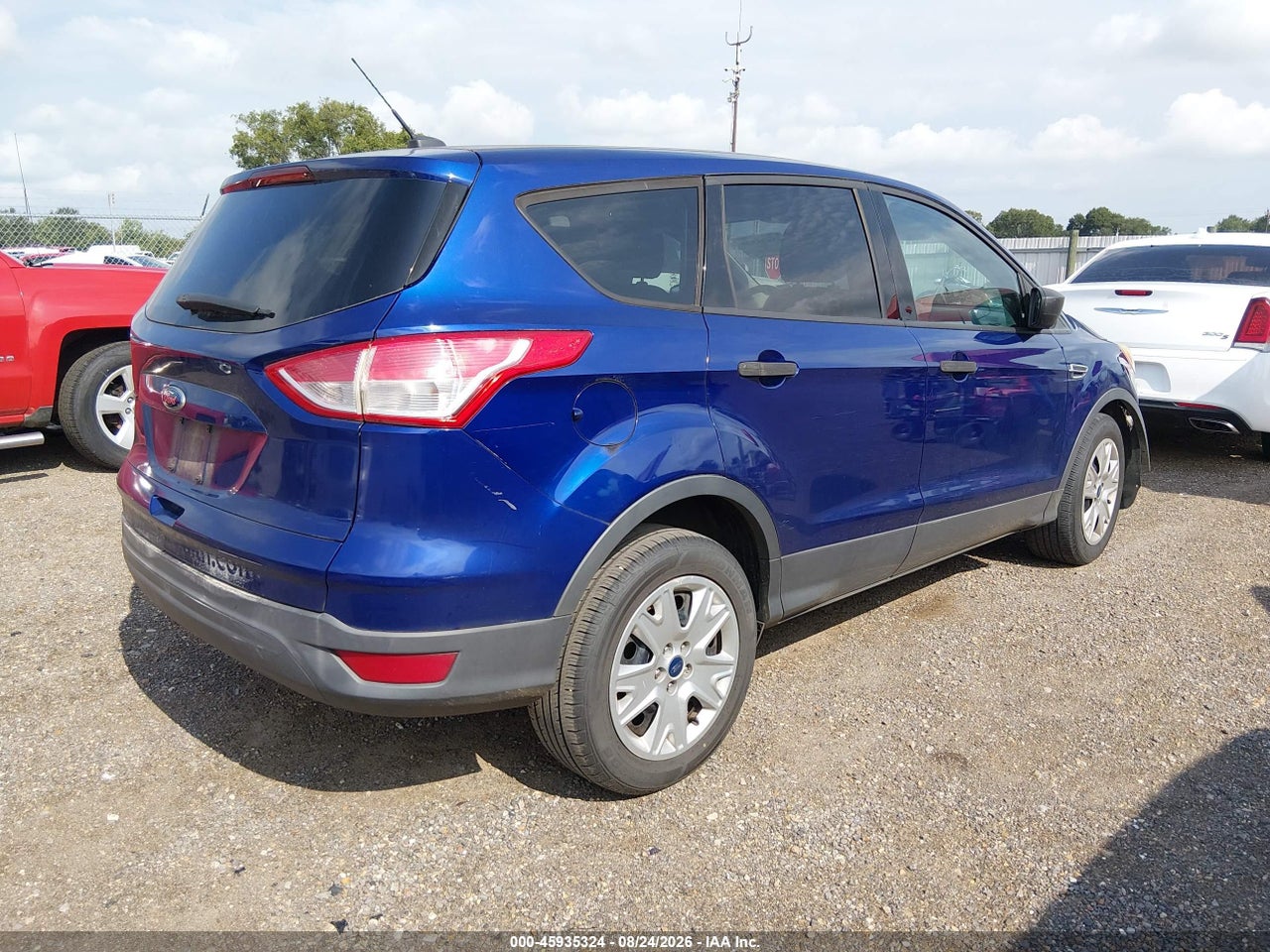 2013 FORD ESCAPE S · 4/11