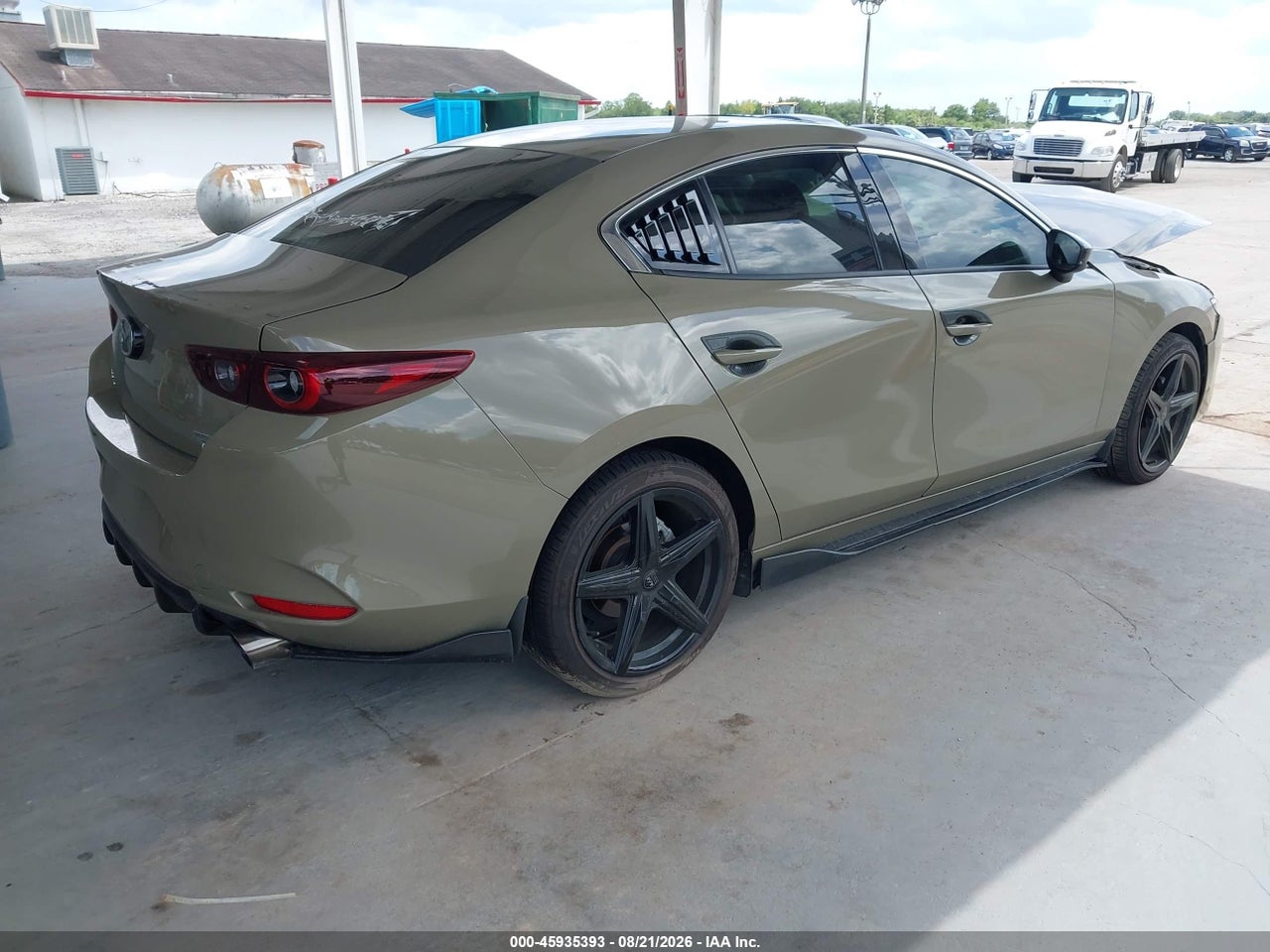 2024 MAZDA MAZDA3 2.5 CARBON TURBO · 4/10