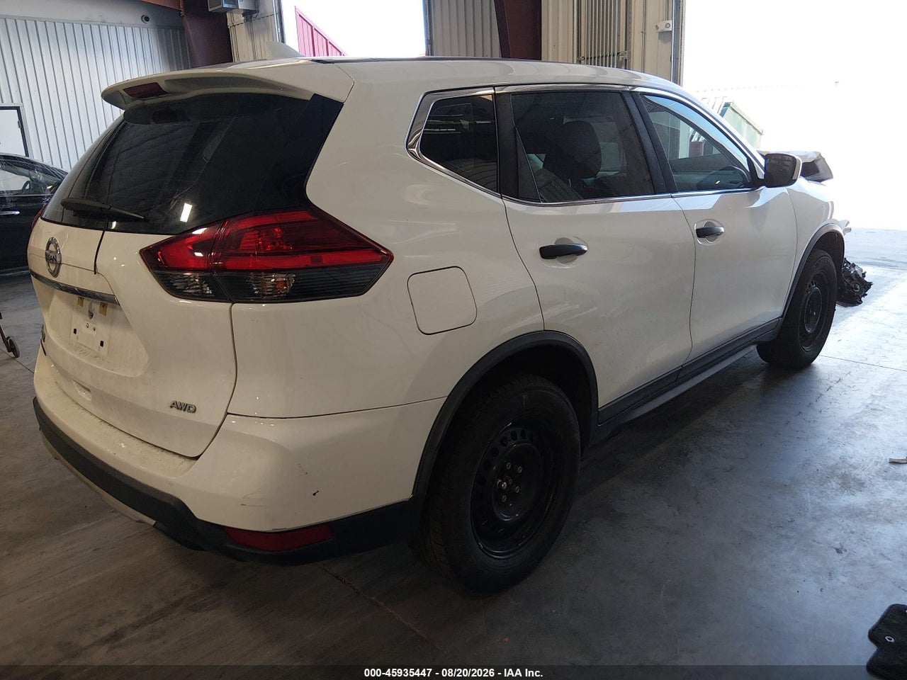 2017 NISSAN ROGUE S · 4/11