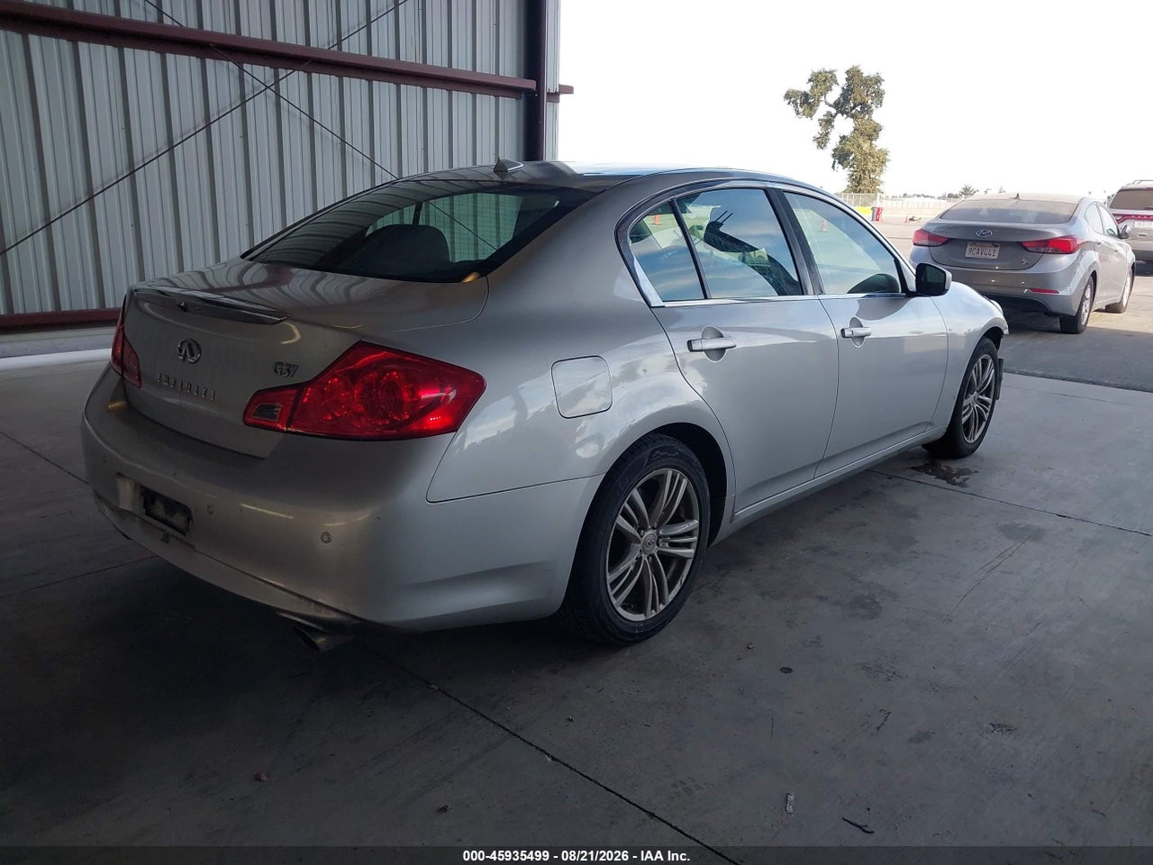 2011 INFINITI G37 JOURNEY · 4/11