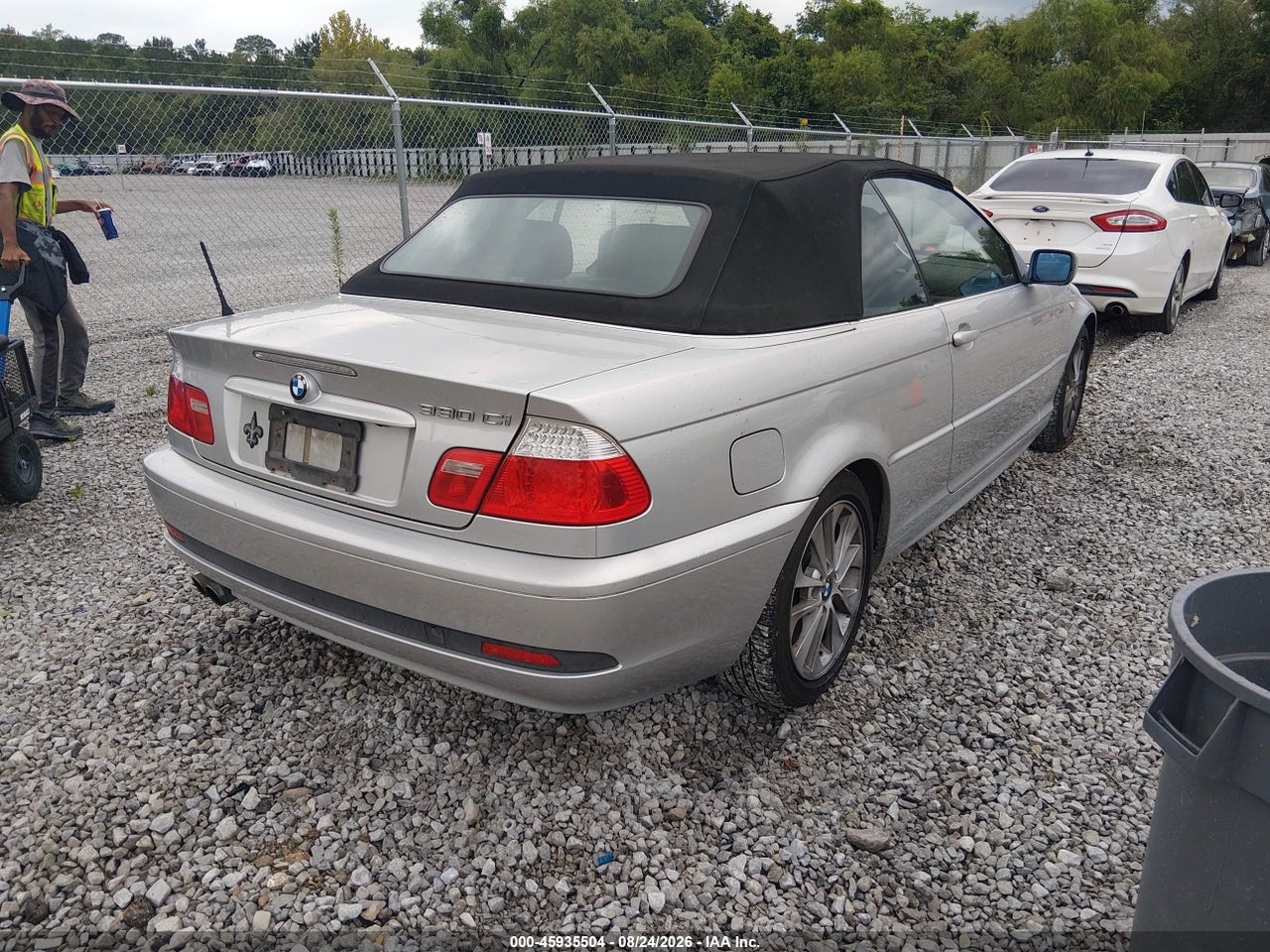 2005 BMW 330CI   · 4/11
