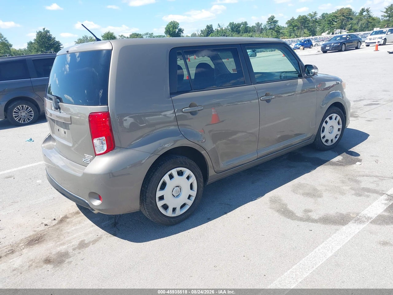 2013 SCION XB · 4/10