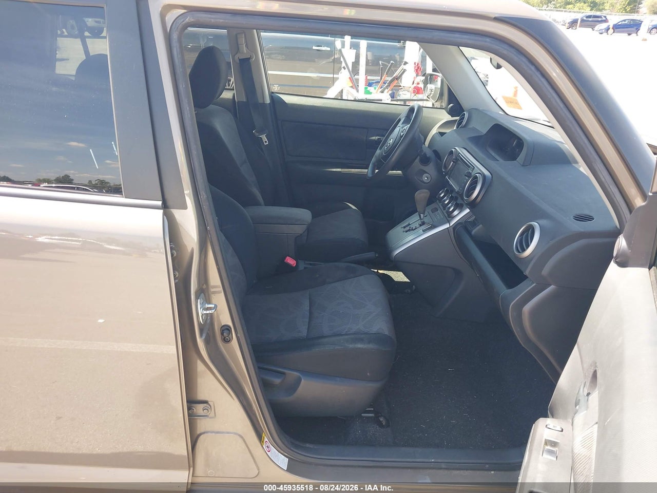 2013 SCION XB · 5/10