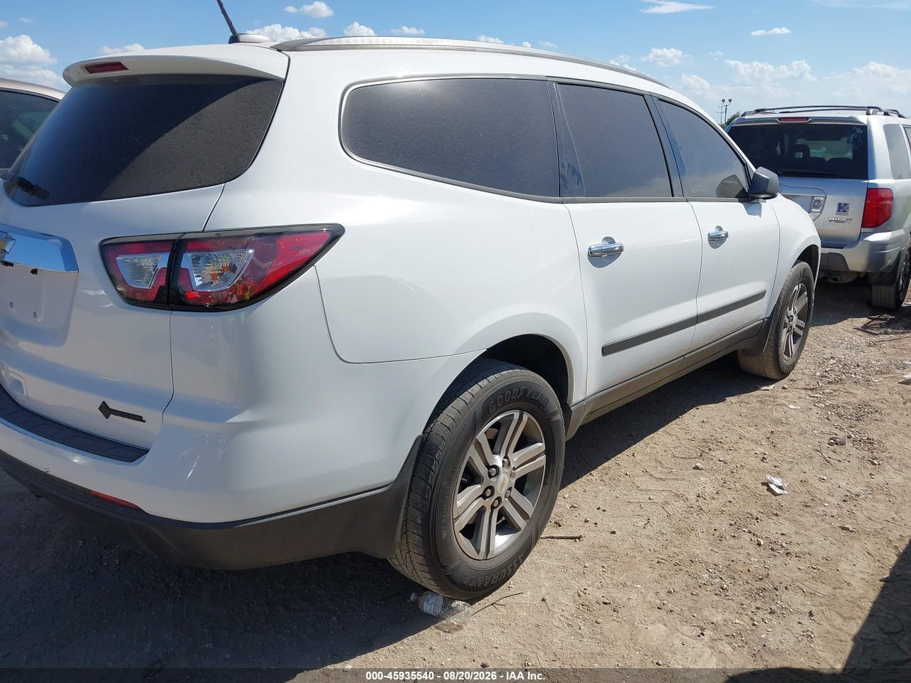 2017 CHEVROLET TRAVERSE LS · 4/11