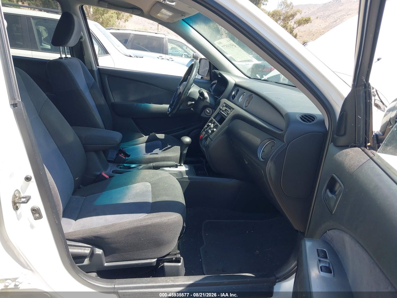 2004 MITSUBISHI OUTLANDER LS · 5/11