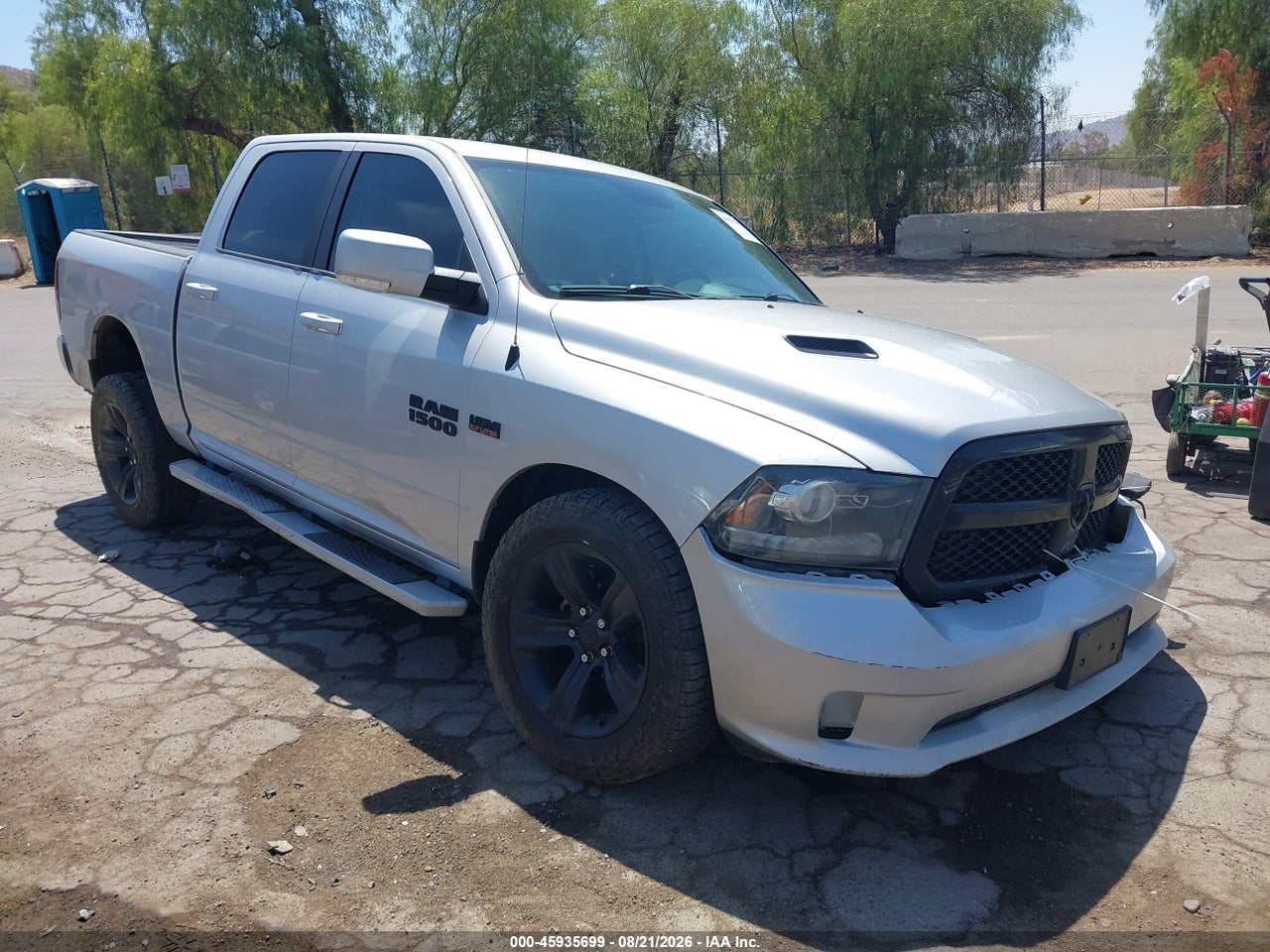 1C6RR7MTXHS****** · 2017 RAM 1500 NIGHT  4X4 5'7 BOX