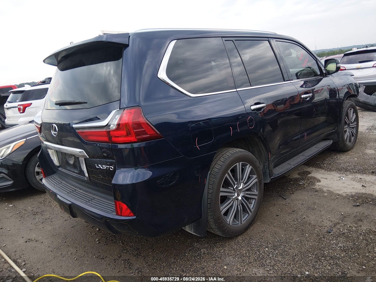 2017 LEXUS LX 570 · 4/11