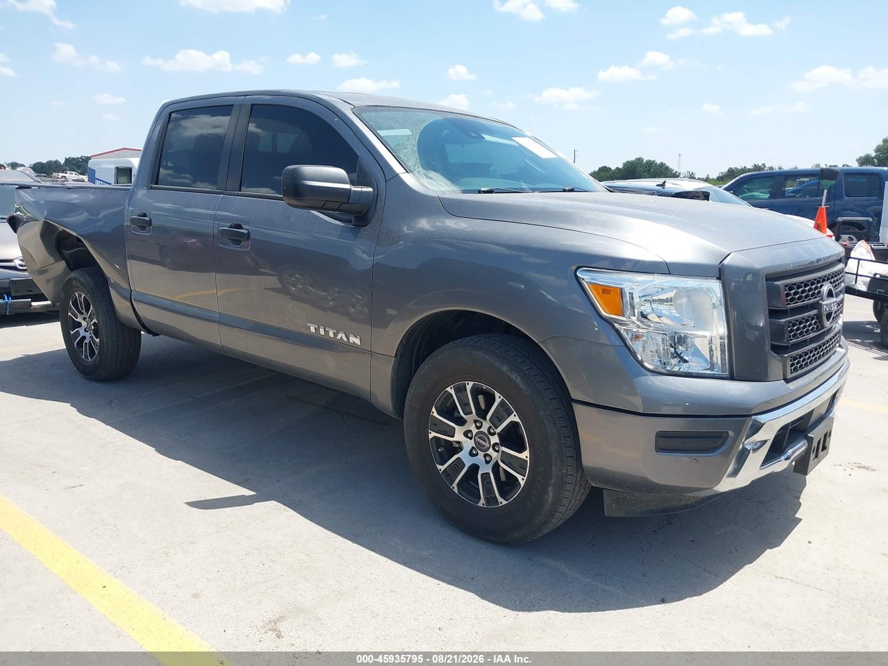 2024 NISSAN TITAN SV 4X2