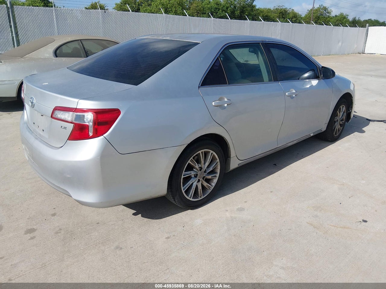 2012 TOYOTA CAMRY LE · 4/11