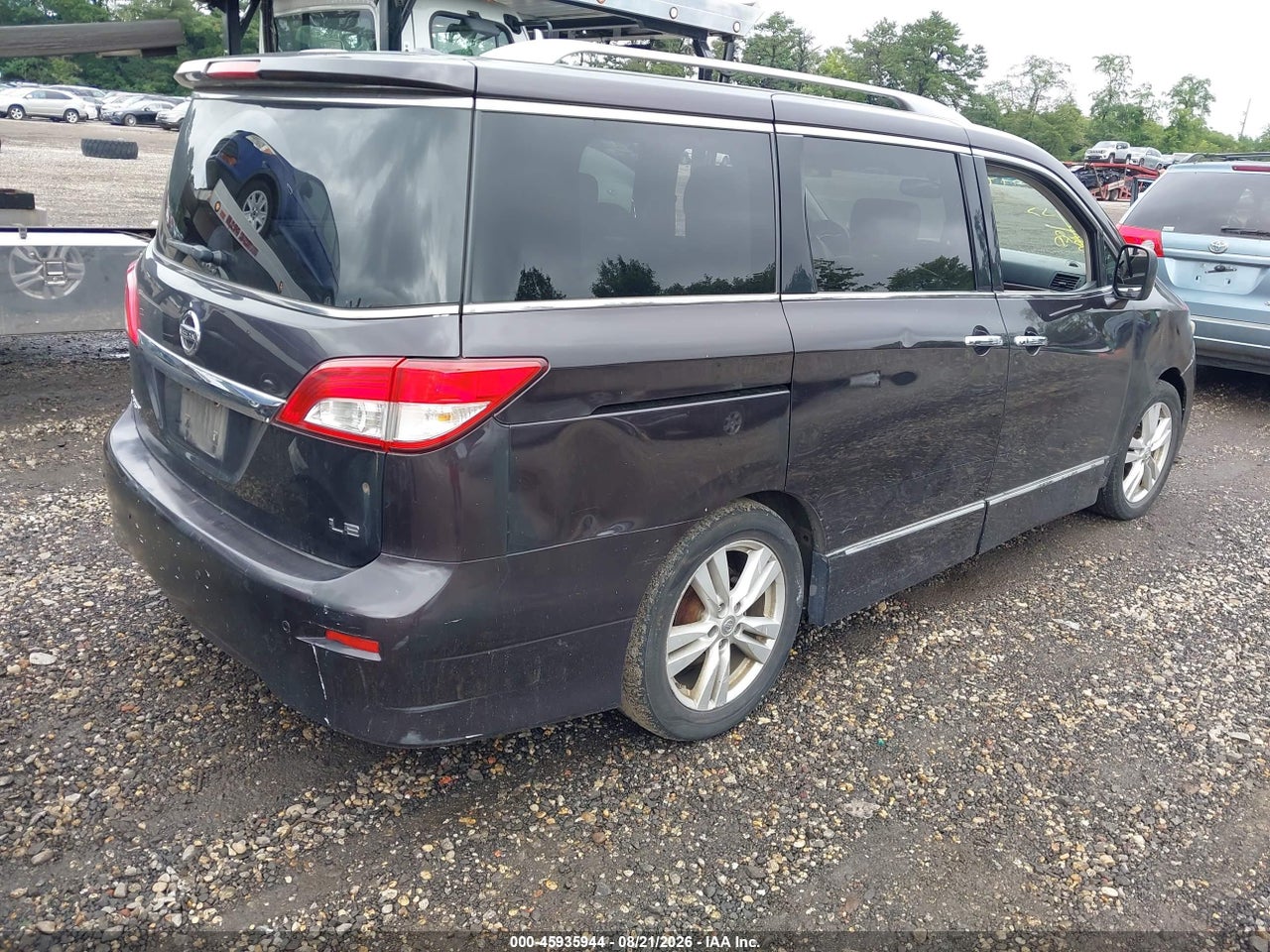 2011 NISSAN QUEST LE · 4/11
