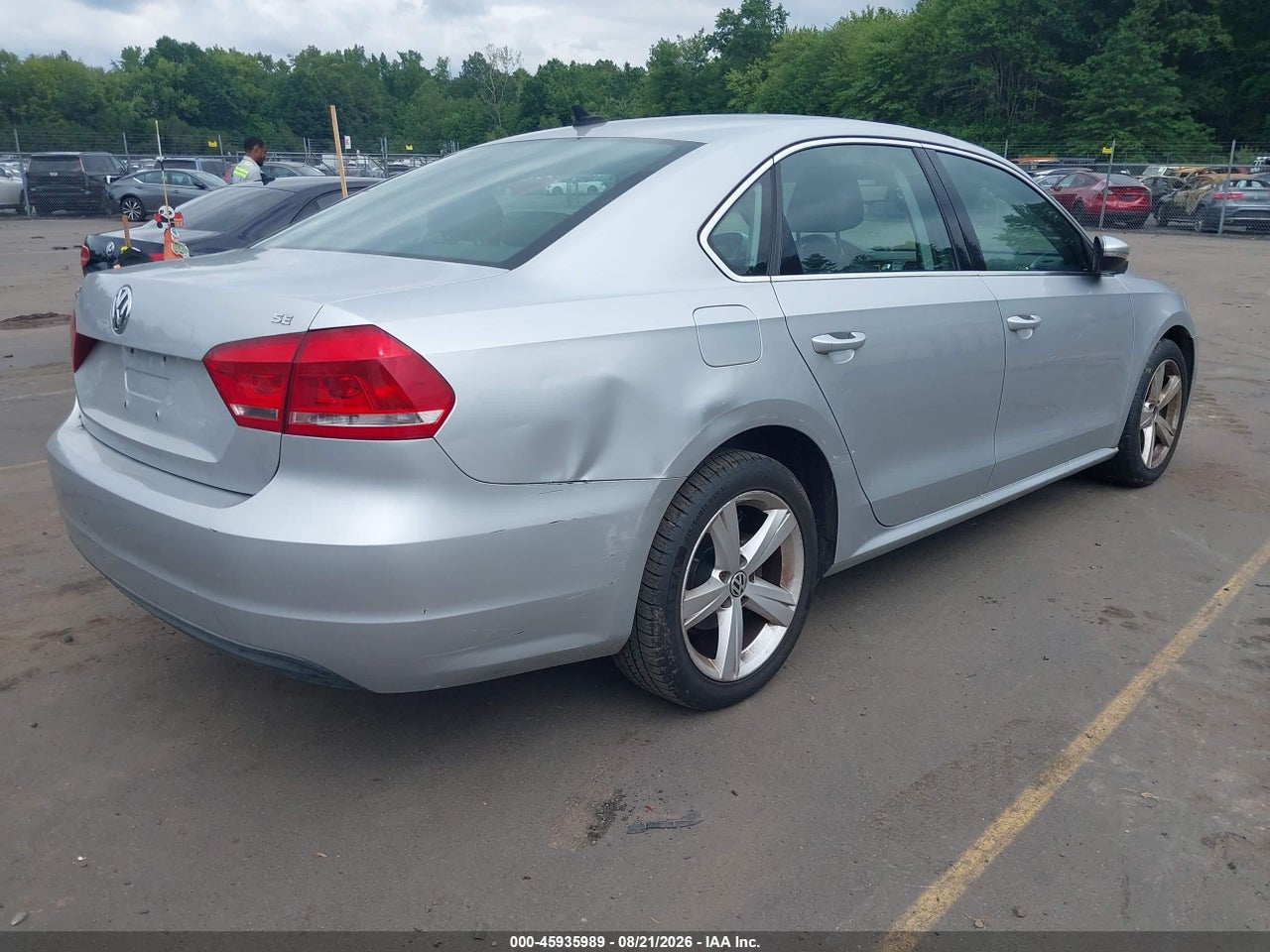 2012 VOLKSWAGEN PASSAT 2.5L SE · 4/11