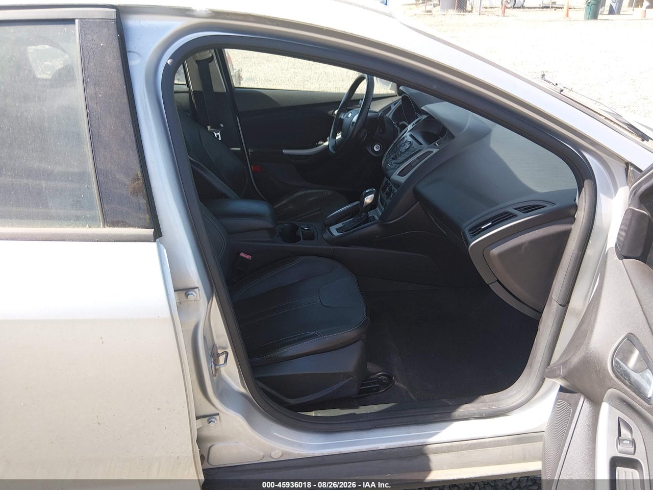 2013 FORD FOCUS SE · 5/11