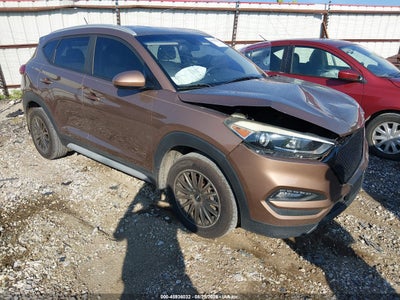 KM8J33A47HU****** · 2017 HYUNDAI TUCSON SE