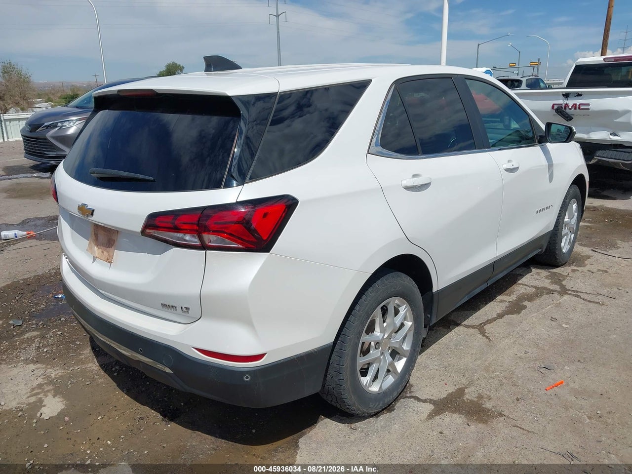 2022 CHEVROLET EQUINOX AWD LT · 4/11