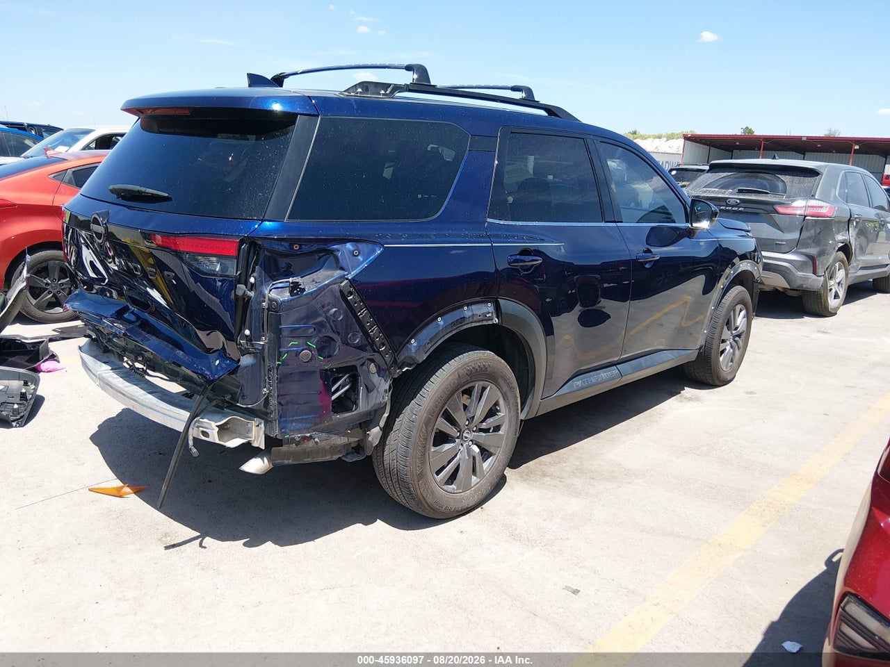 2022 NISSAN PATHFINDER SV 2WD · 4/11