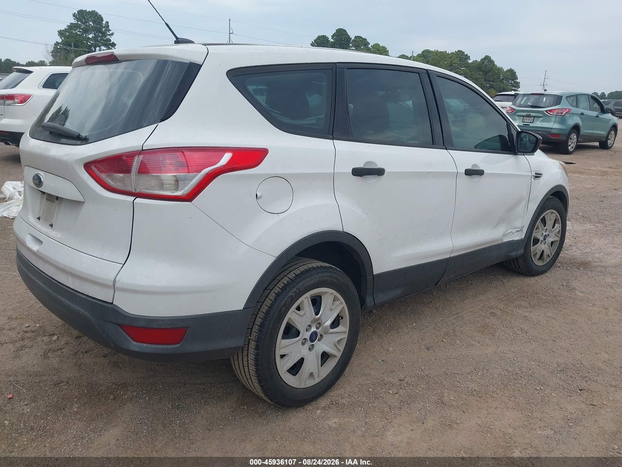 2015 FORD ESCAPE S · 4/11