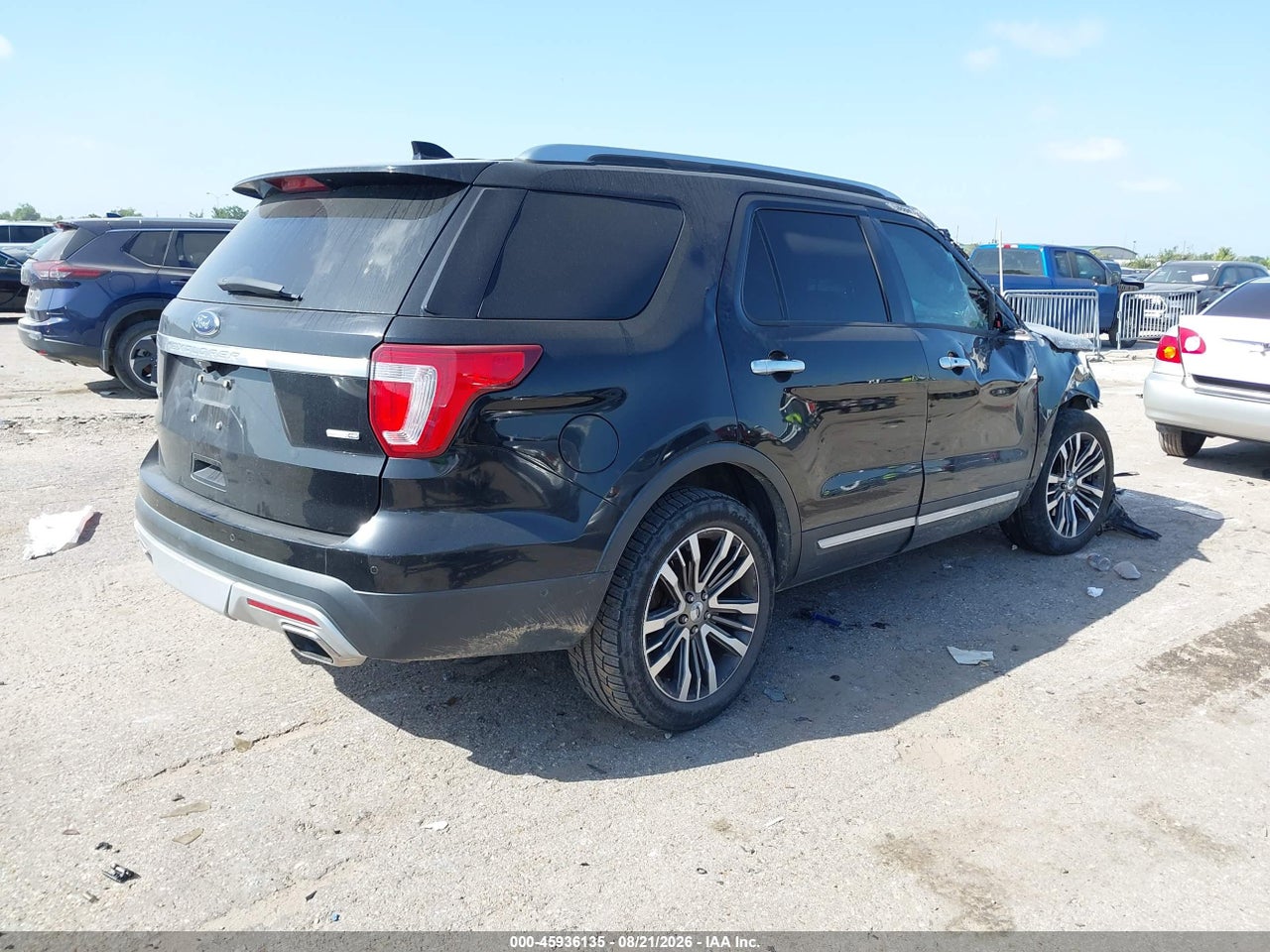 2017 FORD EXPLORER PLATINUM · 4/10
