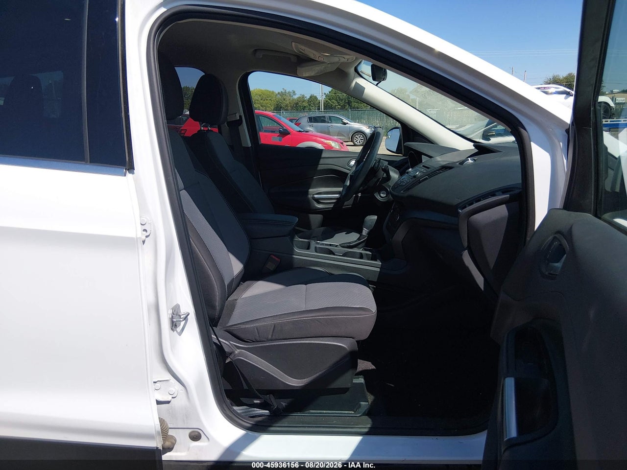 2017 FORD ESCAPE SE · 5/11