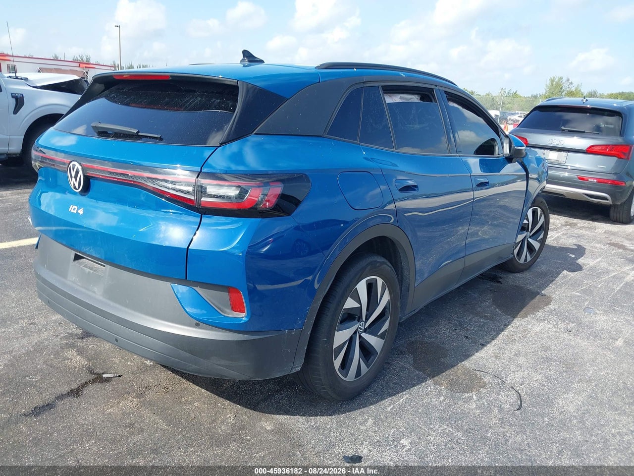 2025 VOLKSWAGEN ID.4 PRO · 4/10